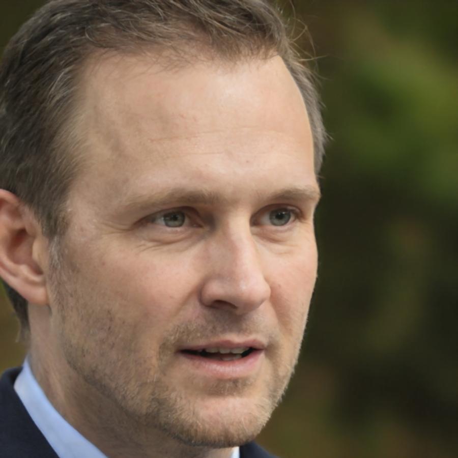 Дражен Петреску